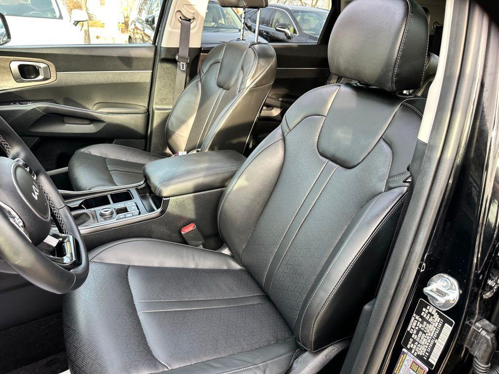 used 2023 Kia Sorento car, priced at $27,733