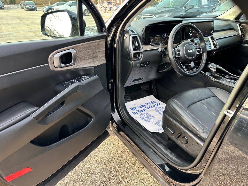 used 2023 Kia Sorento car, priced at $27,733