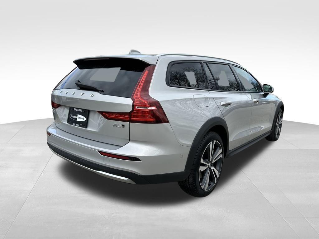 used 2025 Volvo V60 Cross Country car, priced at $33,904
