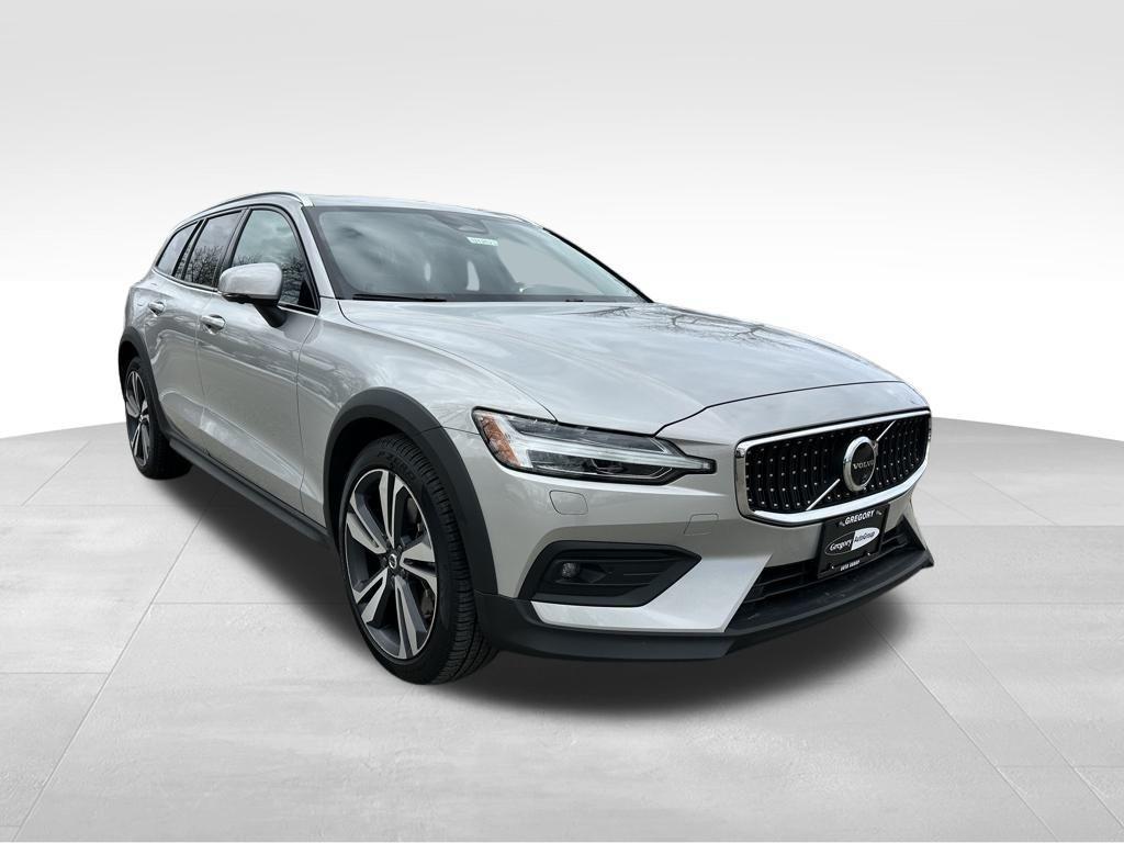 used 2025 Volvo V60 Cross Country car, priced at $33,904