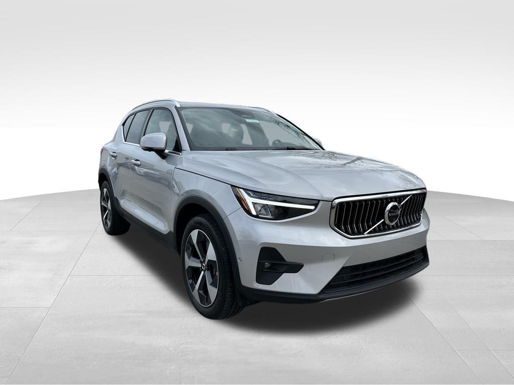 used 2025 Volvo XC40 car, priced at $29,446