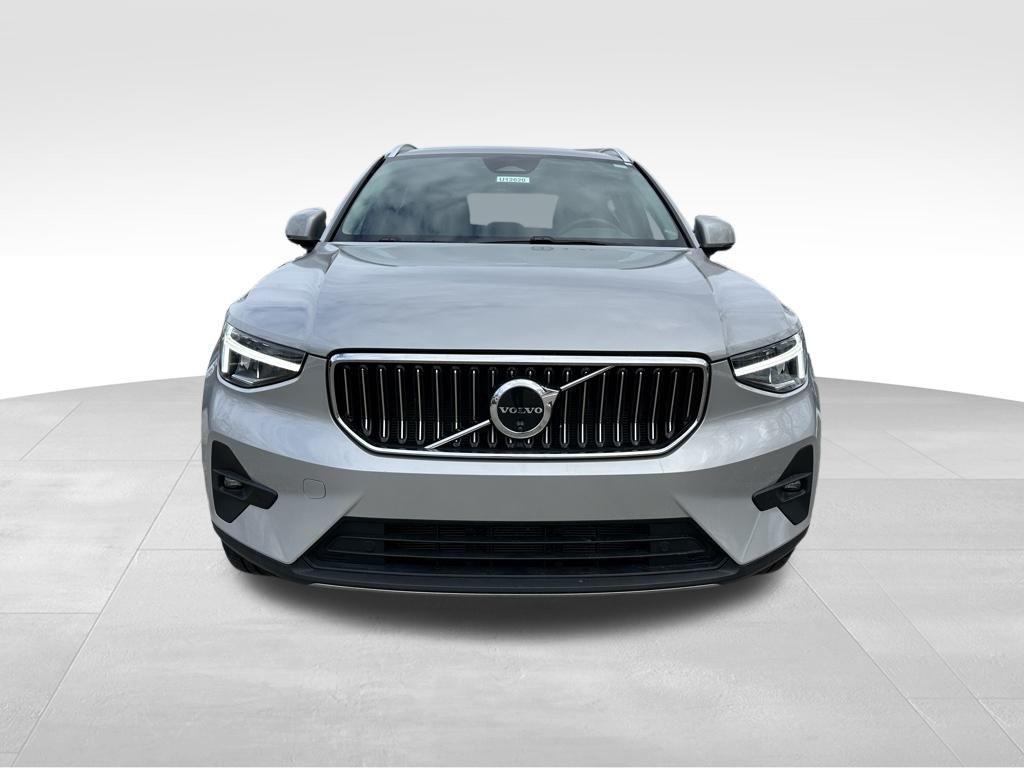used 2025 Volvo XC40 car, priced at $29,446