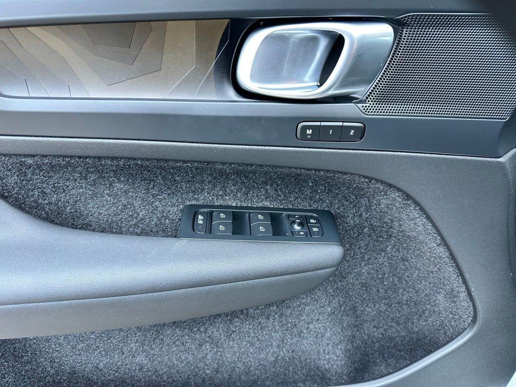 used 2023 Volvo C40 Recharge Pure Electric car, priced at $24,045