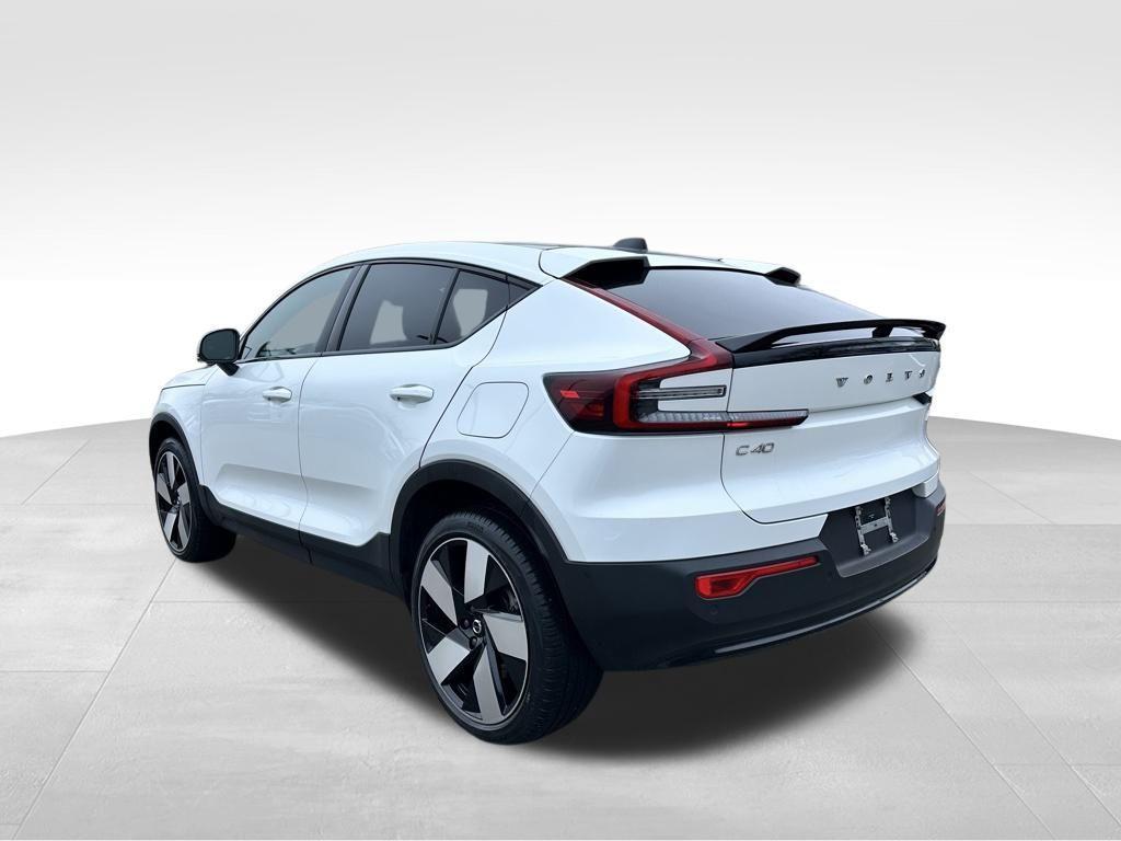 used 2023 Volvo C40 Recharge Pure Electric car, priced at $24,045