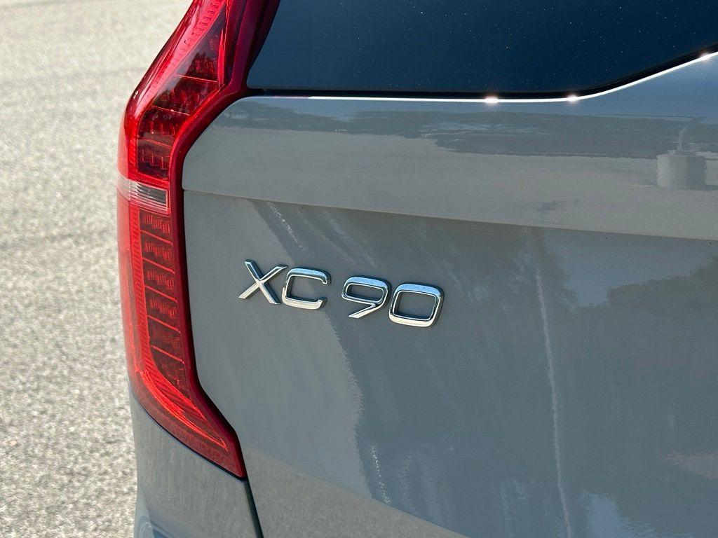 used 2024 Volvo XC90 Recharge Plug-In Hybrid car, priced at $38,706