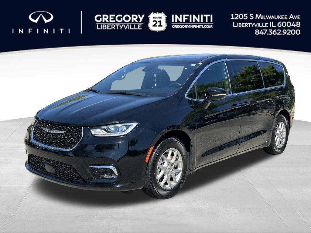used 2025 Chrysler Pacifica car, priced at $29,298