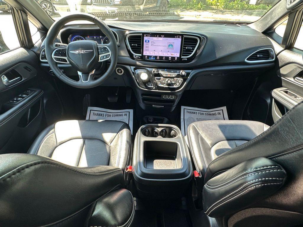 used 2025 Chrysler Pacifica car, priced at $29,298