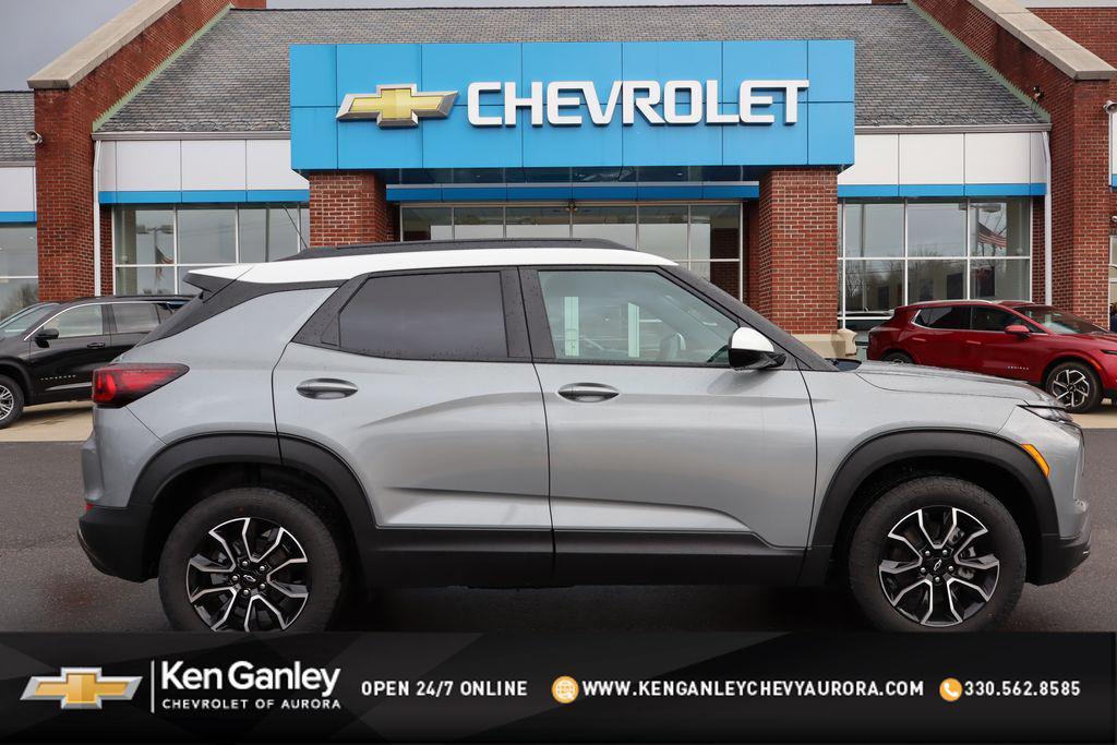 new 2025 Chevrolet TrailBlazer car, priced at $28,000