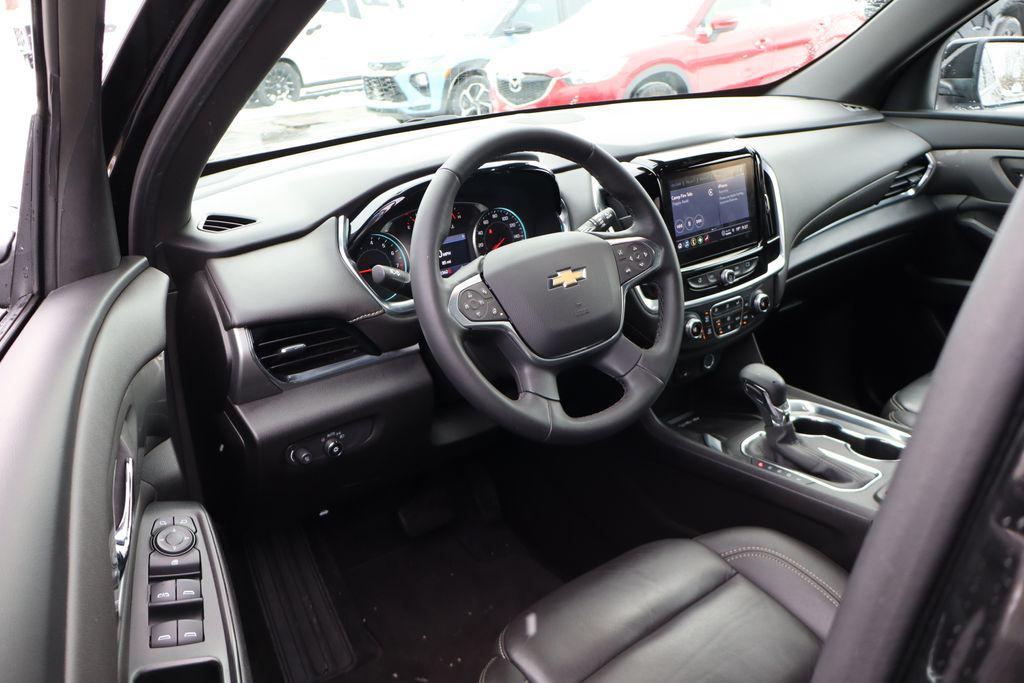 used 2023 Chevrolet Traverse car, priced at $32,000