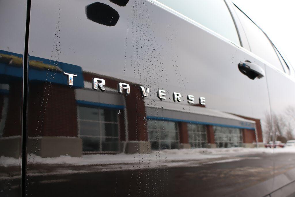 used 2023 Chevrolet Traverse car, priced at $32,000