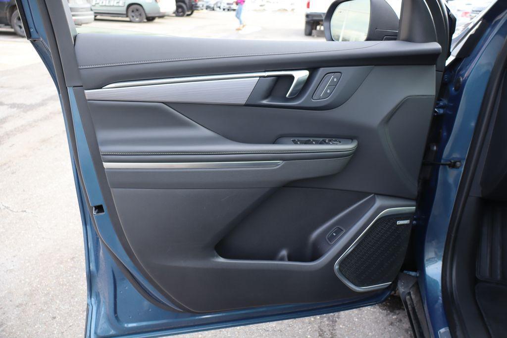 used 2025 Buick Enclave car, priced at $35,000