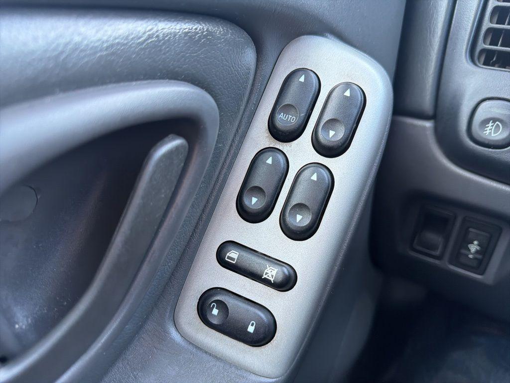 used 2004 Mazda Tribute car, priced at $8,750