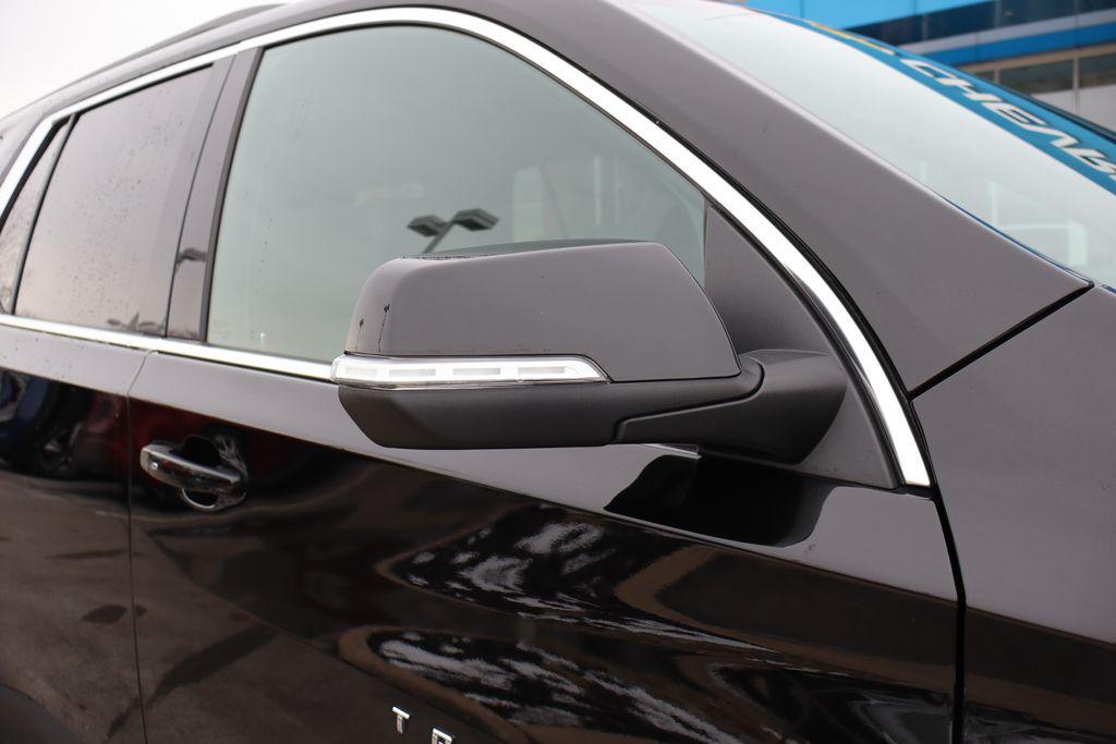 used 2023 Chevrolet Traverse car, priced at $31,500