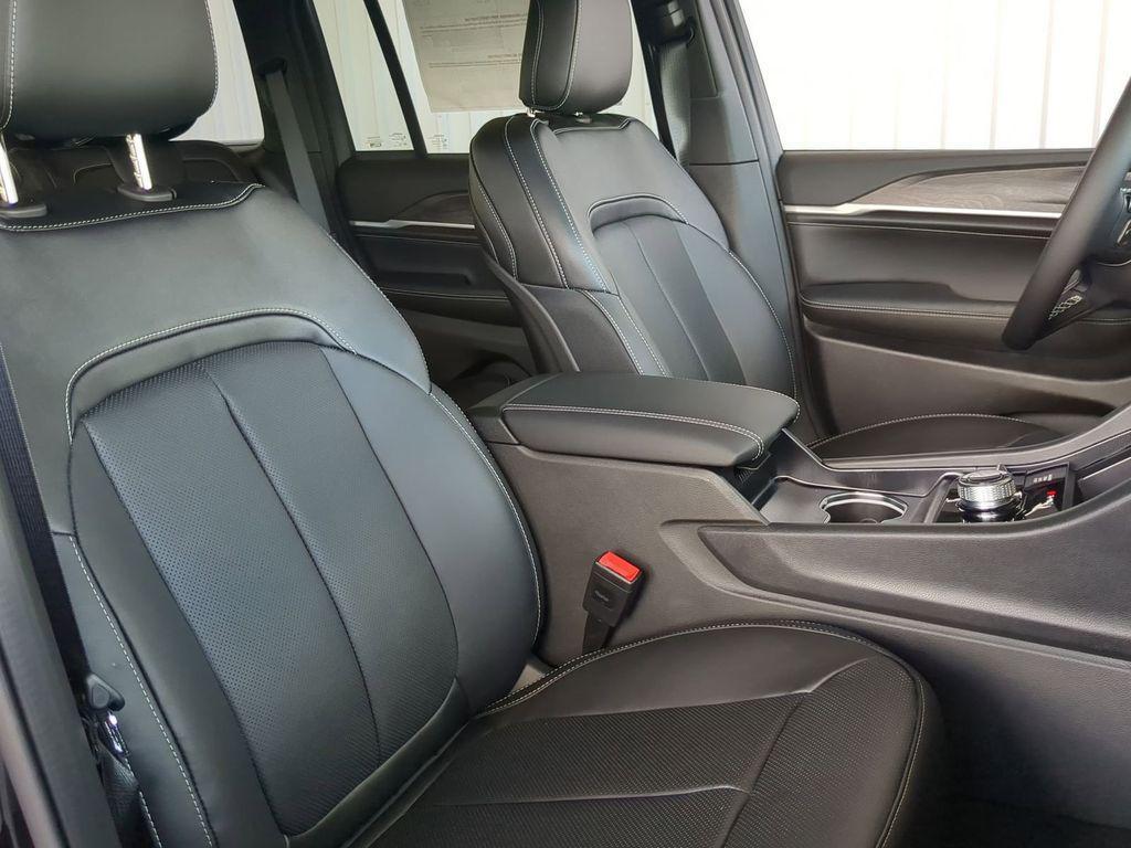 new 2026 Jeep Grand Cherokee car, priced at $51,025