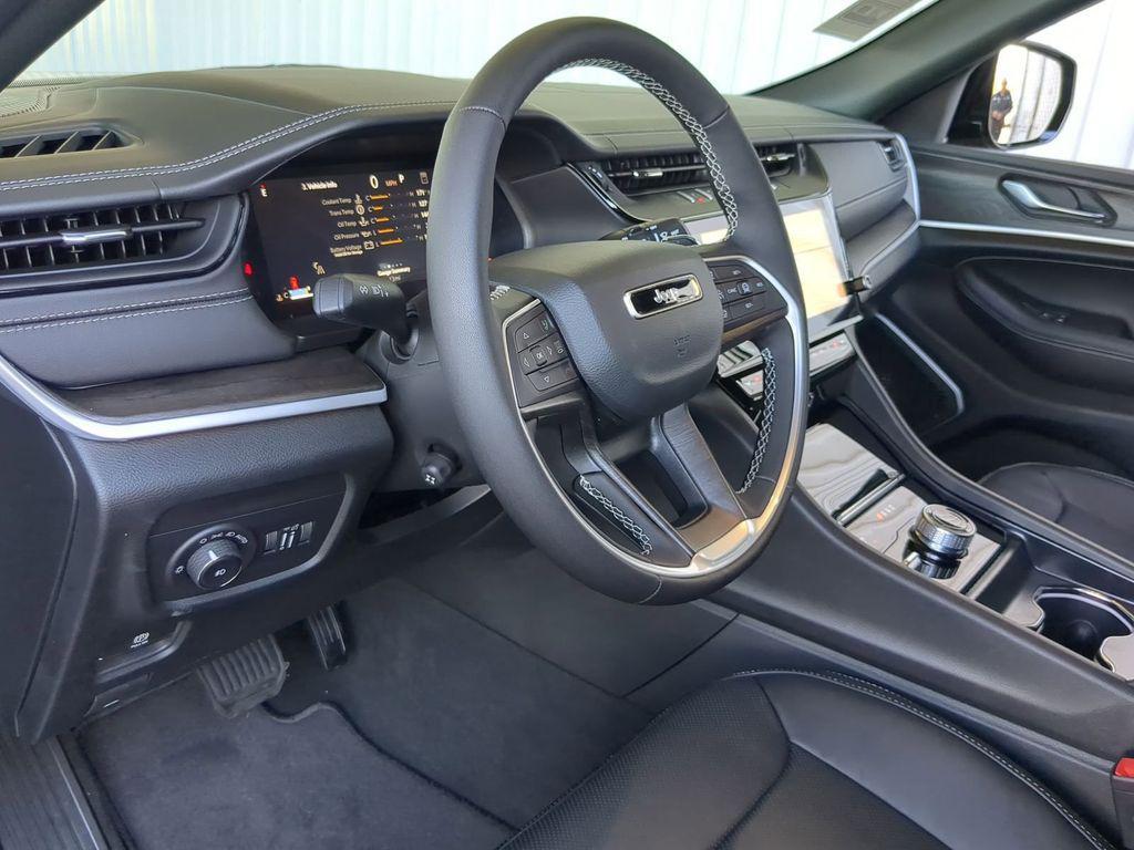 new 2026 Jeep Grand Cherokee car, priced at $54,568