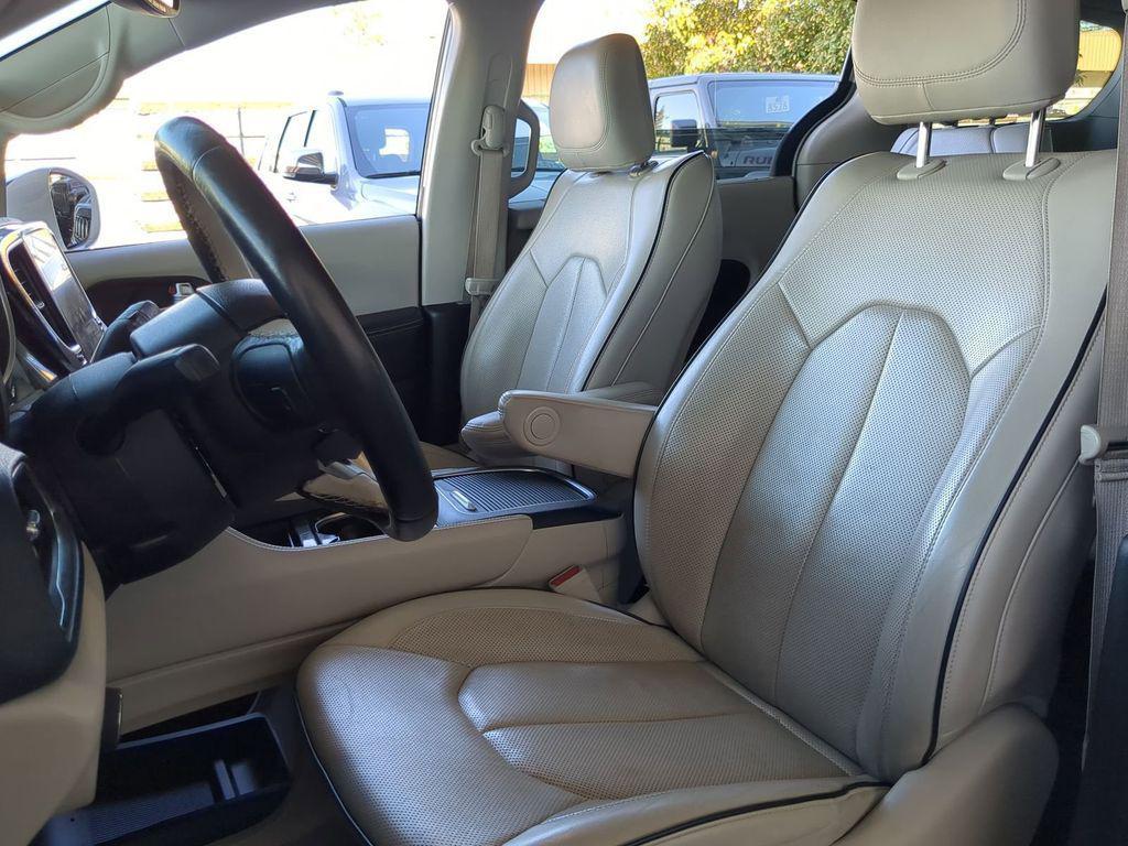 used 2021 Chrysler Pacifica car, priced at $28,987