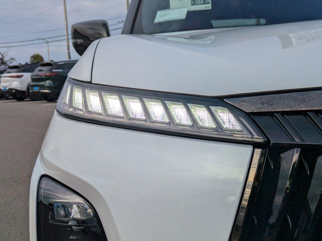 new 2026 INFINITI QX80 car, priced at $99,570