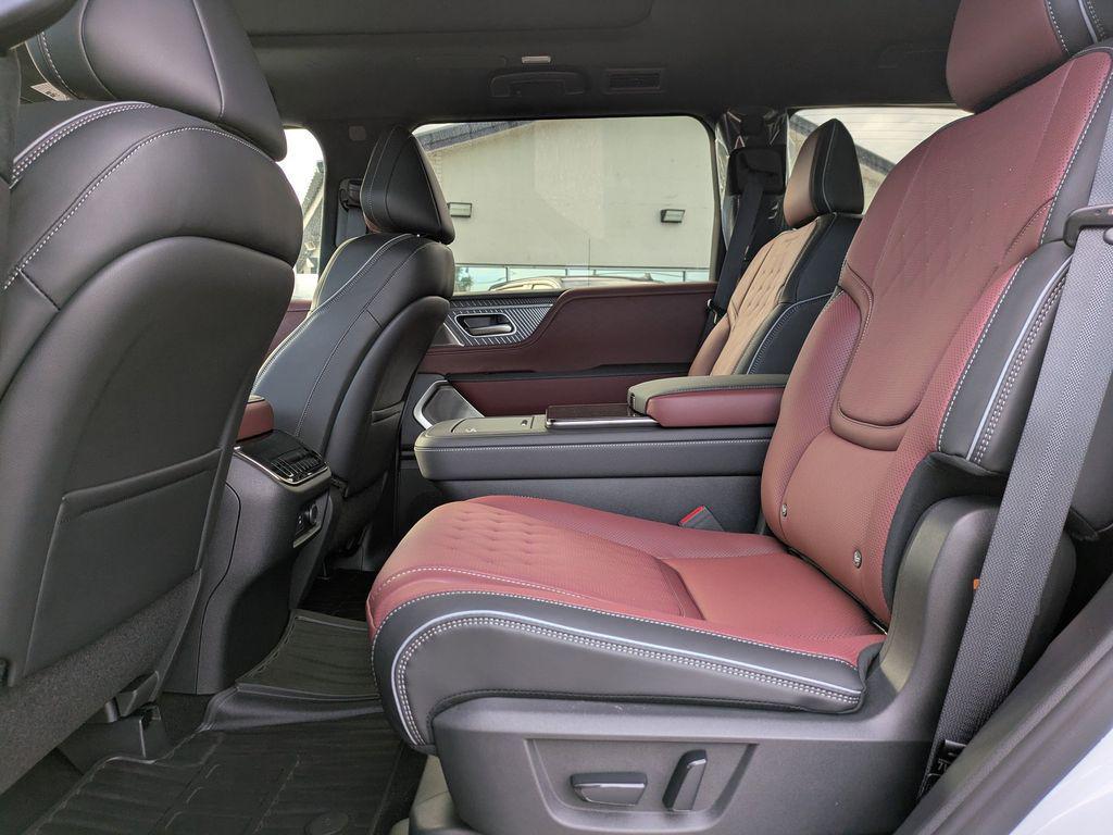 new 2026 INFINITI QX80 car, priced at $99,570