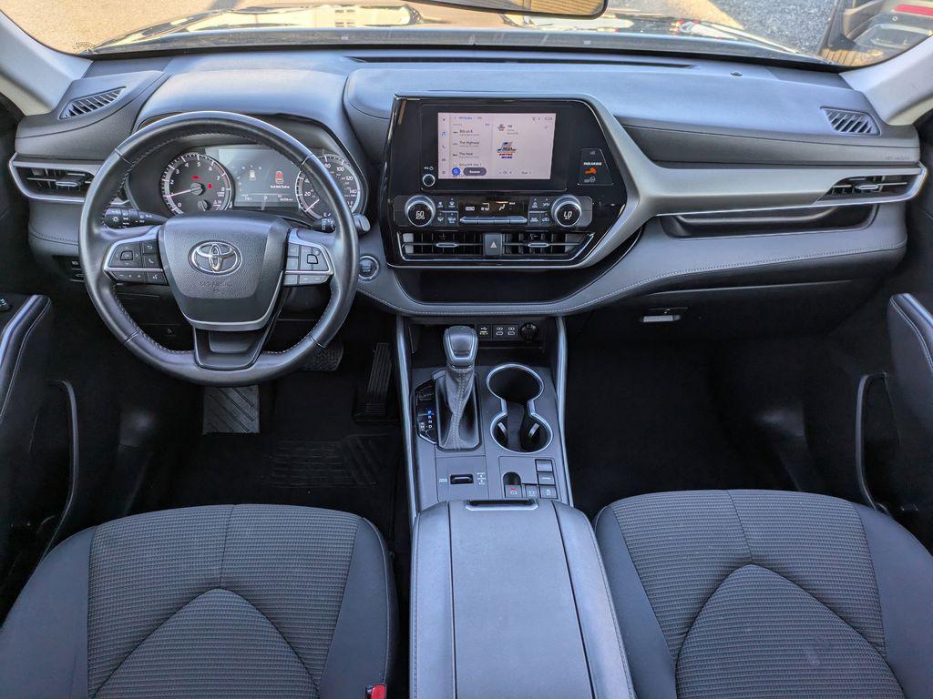 used 2023 Toyota Highlander car, priced at $33,625