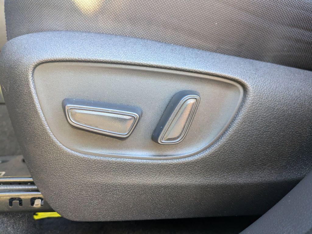 used 2023 Toyota Highlander car, priced at $33,625