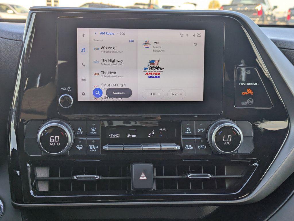 used 2023 Toyota Highlander car, priced at $33,625