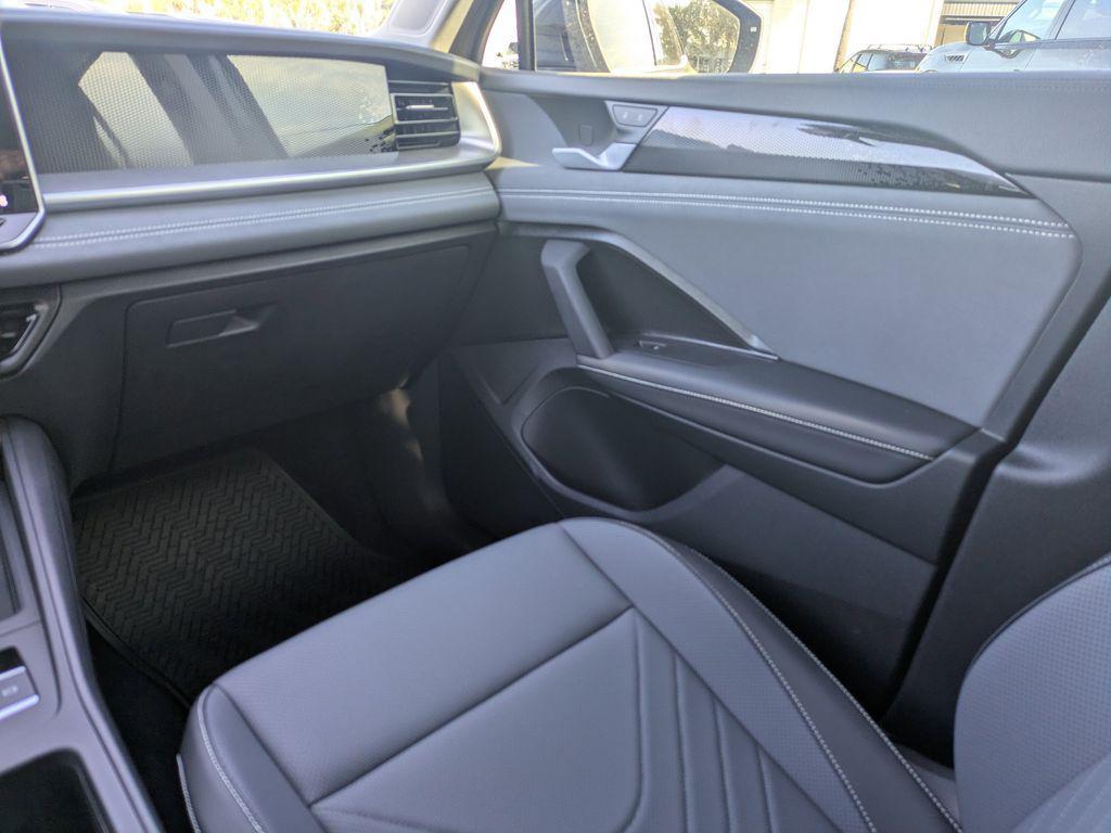 used 2025 Volkswagen Tiguan car, priced at $31,565