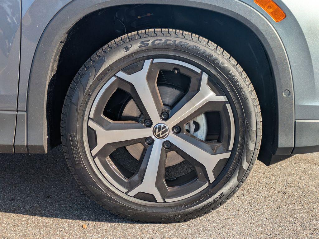 used 2025 Volkswagen Tiguan car, priced at $31,565