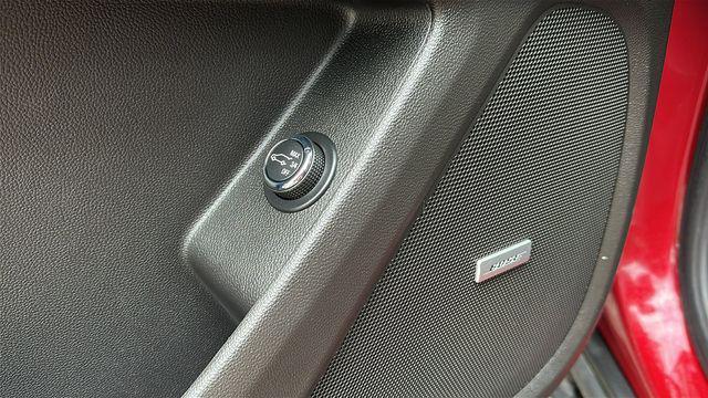 used 2021 Chevrolet Traverse car, priced at $28,497