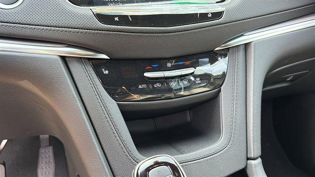 new 2025 Cadillac XT5 car, priced at $42,415