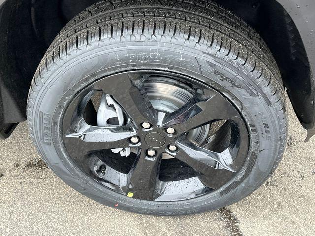 new 2026 Jeep Grand Cherokee car, priced at $49,389