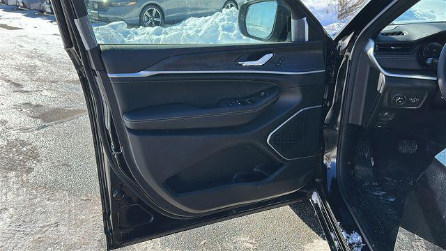 new 2026 Jeep Grand Cherokee car, priced at $52,089