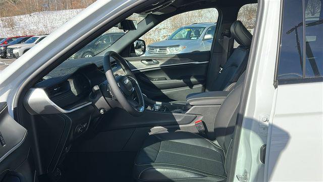 new 2026 Jeep Grand Cherokee car, priced at $50,016