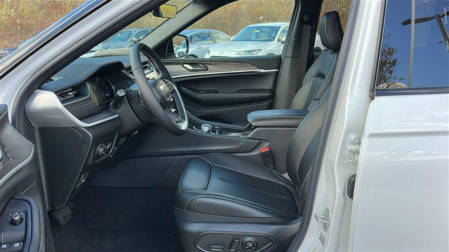 new 2025 Jeep Grand Cherokee car, priced at $46,499