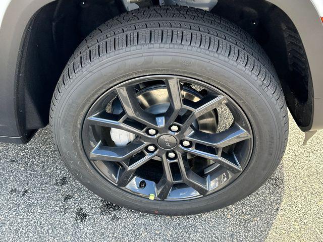 new 2025 Jeep Grand Cherokee car, priced at $46,499