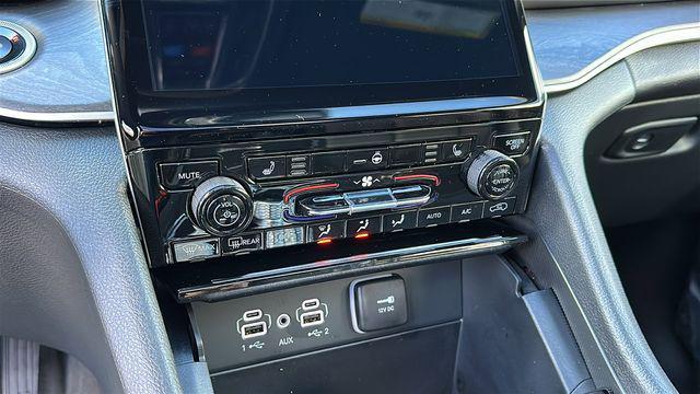 new 2025 Jeep Grand Cherokee car, priced at $46,499