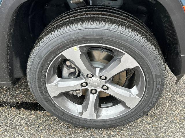 new 2026 Jeep Grand Cherokee L car, priced at $44,388