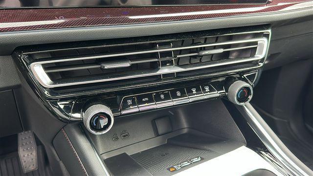 new 2026 Chevrolet Traverse car, priced at $57,570