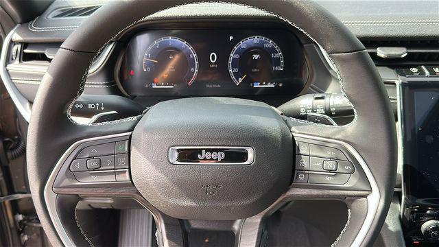 new 2025 Jeep Grand Cherokee car, priced at $48,565
