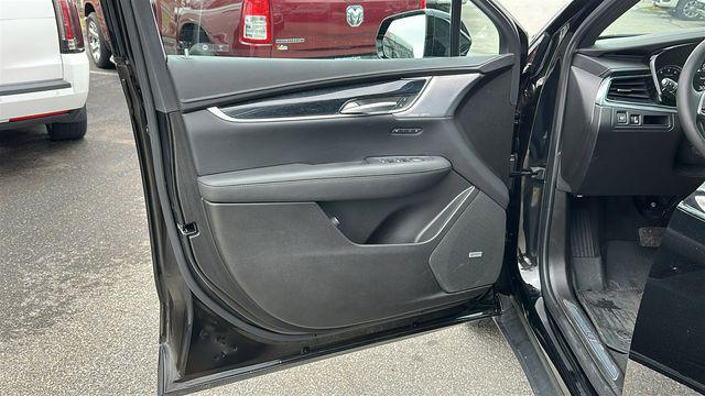 used 2024 Cadillac XT5 car, priced at $35,897