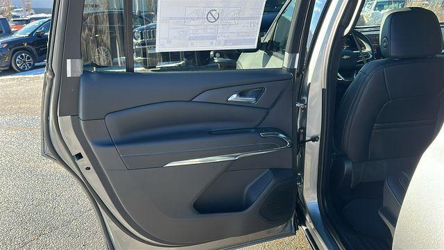 new 2026 Chevrolet Traverse car, priced at $44,920