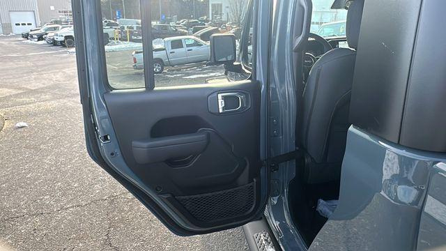 new 2026 Jeep Gladiator car, priced at $47,034