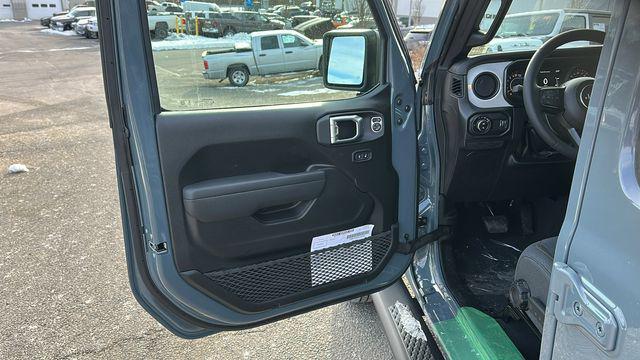 new 2026 Jeep Gladiator car, priced at $47,034