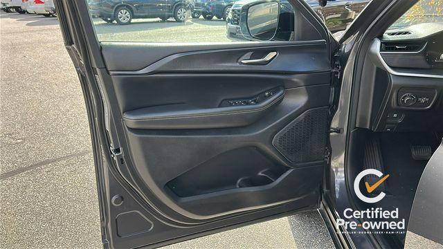 used 2024 Jeep Grand Cherokee car, priced at $31,595