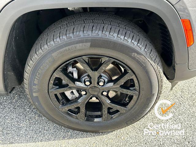 used 2024 Jeep Grand Cherokee car, priced at $31,595