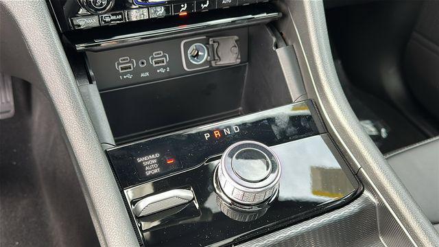 new 2025 Jeep Grand Cherokee car, priced at $47,999