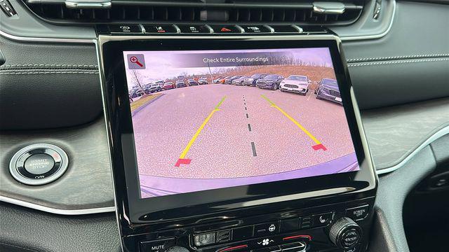 new 2025 Jeep Grand Cherokee car, priced at $47,999