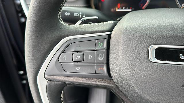 new 2025 Jeep Grand Cherokee car, priced at $47,999