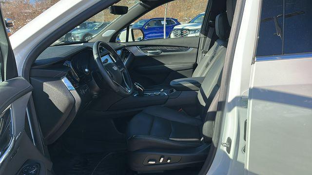 used 2022 Cadillac XT6 car, priced at $31,695