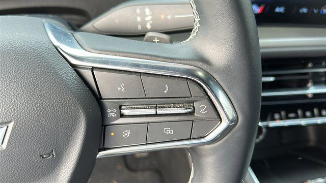 used 2025 Chevrolet Traverse car, priced at $34,297