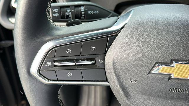 used 2025 Chevrolet Traverse car, priced at $34,297